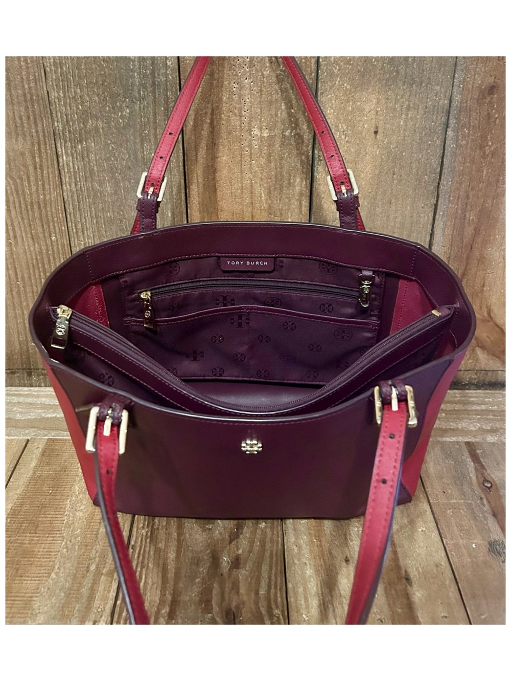 Tory Burch. York Leather Buckle Tote with Free Bag Scarf, Dust Bag & Bag Charm. - Picture 5 of 16